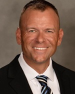 Dustin Toth